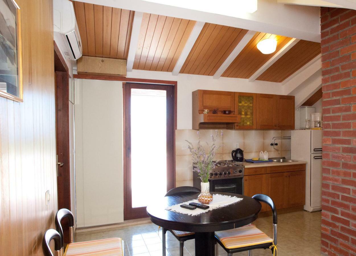 Apartment Damir Postira Ngoại thất bức ảnh